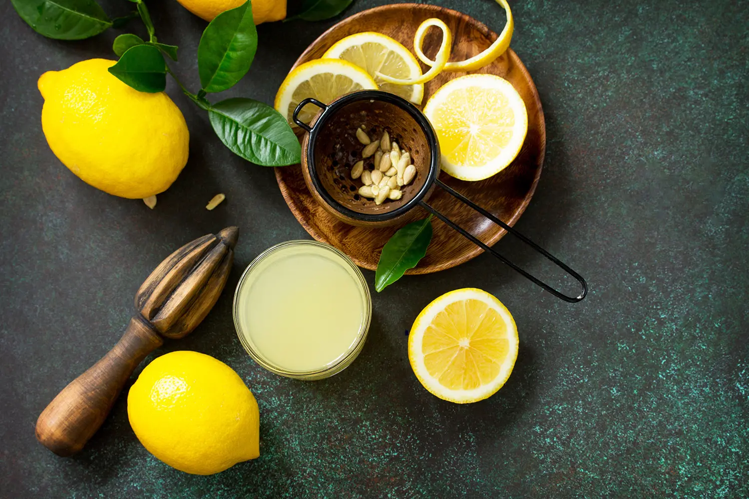 cold-drink-with-freshly-squeezed-lemon-juice